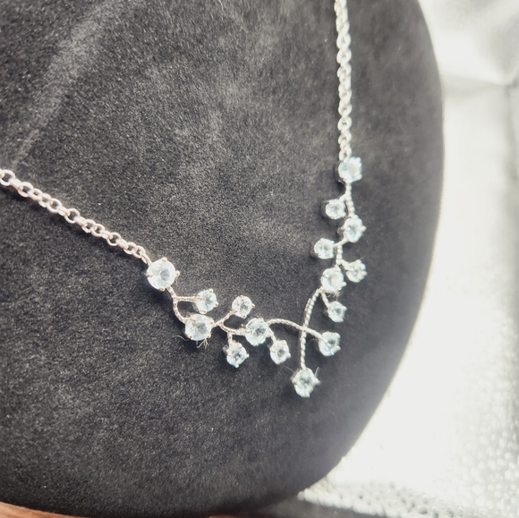 Ladies Necklace - Picture 4 of 6